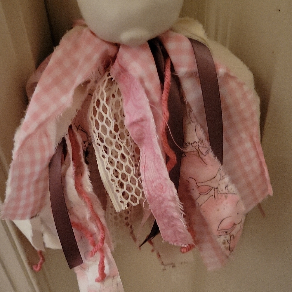 Hand Crafted Pink and Cream Fabric Tassel with Ceramic Bird - Picture 4 of 7